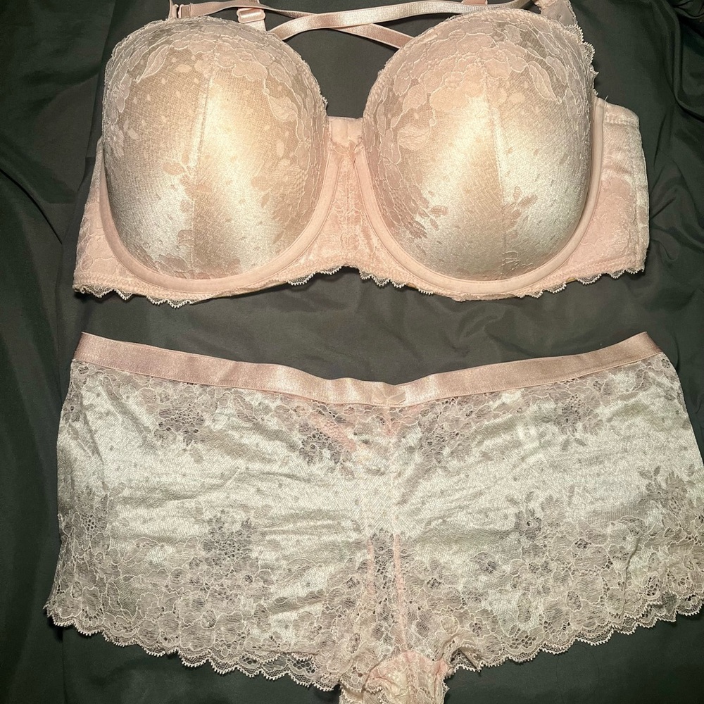 Elegant Lace Women’s Intimate Set - Light Pink